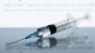 Врачи зафиксировали первый случай смерти после прививки вакциной AstraZeneca в Канаде