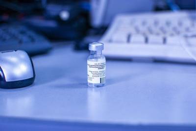 Эксперт центра "Вектор" заявил о высоком иммунном ответе после прививки "ЭпиВакКороной"