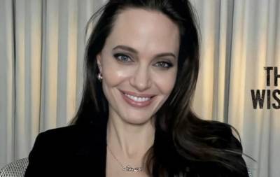 Вечно молодая: Анджелина Джоли очаровала поклонников новым виртуальным выходом (ФОТО)