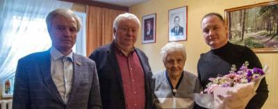 Глава Красногорска Алексей Спасский поздравил Почетного гражданина округа с 1 Мая