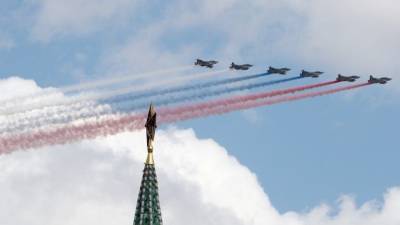 Хорошо летят! Видео репетиции воздушной части парада ко Дню Победы в Москве