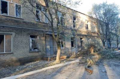 Боевики на Донбассе обстреляли ковид-больницу