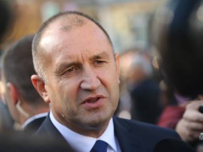 Перевыборы в Болгарии: президент страны заявил, что распустит парламент и назвал дату голосования