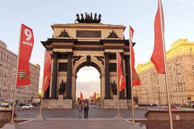 Флаги и декоративные конструкции украсят Москву в честь Дня Победы