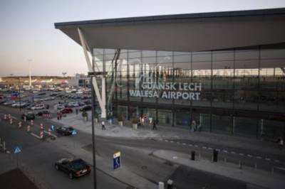 Переполох в польском аэропорту: украинку не пустили на самолет из-за шутки о взрывчатке