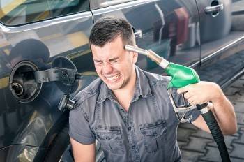 Обезумевший бензин: эксперт предсказал немыслимый рост цен на топливо!