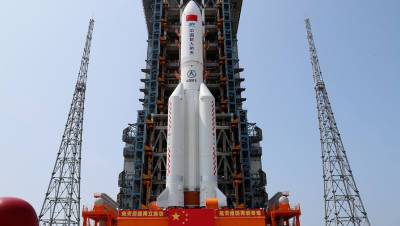 В Роскосмосе оценили опасность падения несгораемых частей китайской ракеты