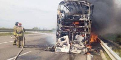 На трассе Одесса-Киев сгорел дотла автобус. Пассажиры успели выбежать