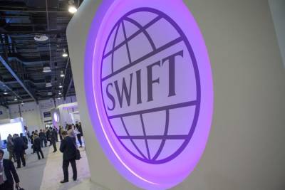 Беглый либерал рассказал, почему Россию не отключат от SWIFT