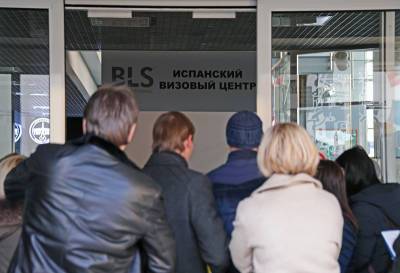 Визовый центр Испании в Москве возобновит выдачу виз