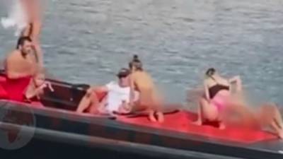 Турецкая полиция допросила участниц откровенной фотосессии на яхте