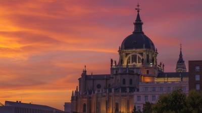 Выдача виз Испании в Москве возобновится с 12 мая