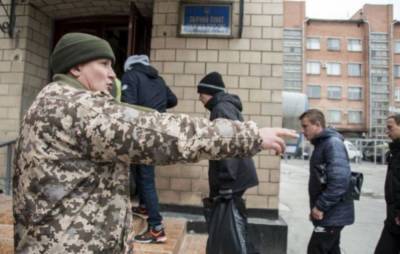 Харьковского военного, который более трех лет скрывался от армии, наказали: что решили в суде