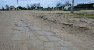 Жители хутора близ Волгограда пожаловались на проблемы в связи с размытой плотиной