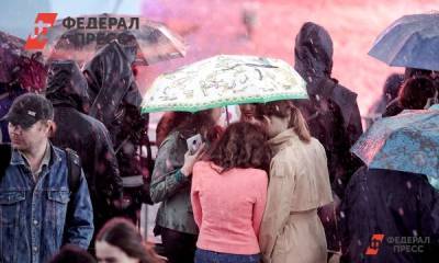 Жители Петербурга начали скупать обогреватели и дождевики