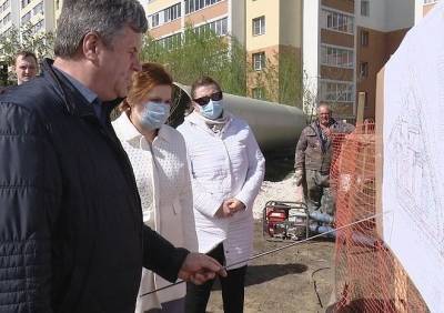 Сорокина осмотрела территорию строительства новой школы в Кальном