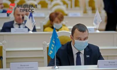 Петербургские депутаты КПРФ и ЛДПР открестились от поддержки Макарова