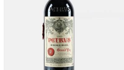 Пляшку вина Petrus, що пробула в космосі більше року, продадуть на аукціоні