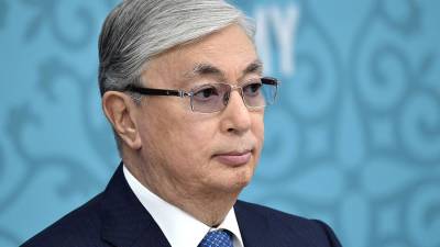 Президент Казахстана поздравил главу Киргизии с принятием новой конституции