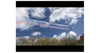Небо над Москвой окрасилось в цвета флага России: репетиция воздушной части парада Победы