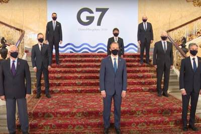 Страны G7 высказались за стабильные отношения с Россией