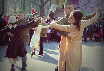 Праздничные концерты, танцы и возложения цветов: как провести выходные в Ленобласти 9 мая