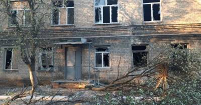Обстрел больницы в Красногоровке на Донбассе: от инфаркта скончался один из пациентов