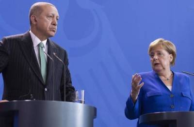 Меркель провела переговоры с Эрдоганом в формате видеоконференции