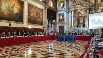 Венецианcкая комиссия обнародовала срочный вывод о законопроекте Зеленского по ВСП