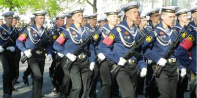 В оккупированном Севастополе репетицию военного парада провели без масок и соблюдения дистанции — фото