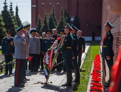 В Москве состоялась торжественная церемония памяти главных маршалов артиллерии СССР