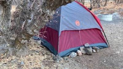 Американка пропала в Юте в 2020 году. Недавно ее нашли живущей в палатке и питающейся мхом