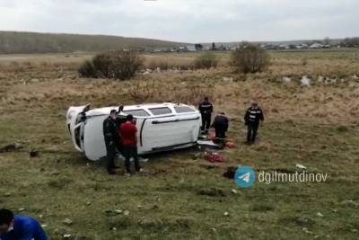 Один человек погиб и двое пострадали при опрокидывании авто в Башкирии