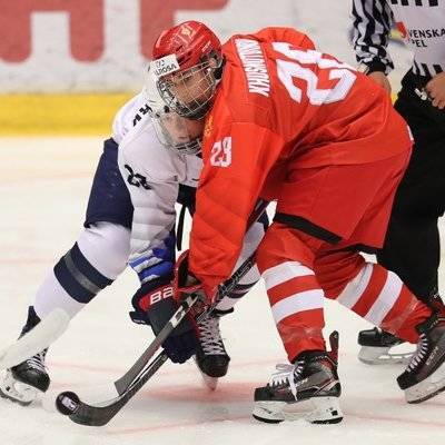 Сборная России по хоккею сыграет с Канадой в финале ЮЧМ-2021