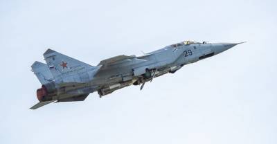 Истребитель МиГ-31 перехватил американский самолёт-разведчик над Чукотским морем