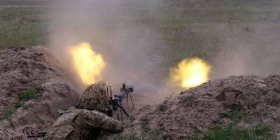 На Донбассе боевики резко увеличили количество обстрелов: двое военных ранены