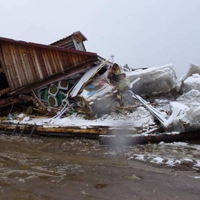 Ледоход на Амуре разрушил магазин в Хабаровском крае