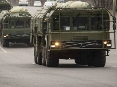 РФ сосредоточила почти 80-тысячный воинский контингент у границ с Украиной - NYT