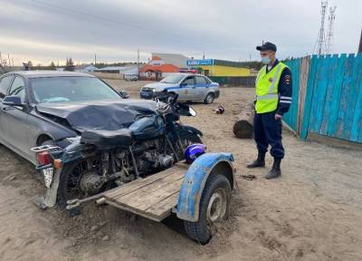 Трое подростков на мотоцикле с досками пострадали в ДТП под Красноярском