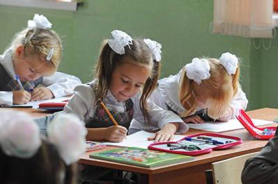 В Магаданской области родители школьников получат дополнительную помощь