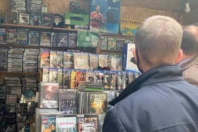 В Киеве на базаре продавали данные о 32 миллионах украинцев