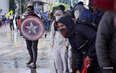 В Колумбии в ходе протестов убили 23 человека