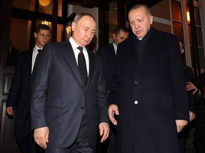 Путин и Эрдоган договорились о возобновлении туристических связей после закупки «Спутника V»