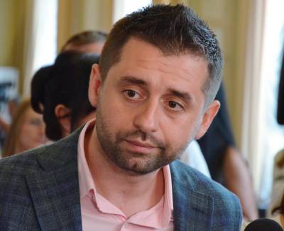 Просили назначить спецпредставителя для Украины, – Арахамия о встрече нардепов с Блинкеном