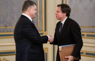 Госсекретарь США провел встречу с Порошенко: о чем говорили