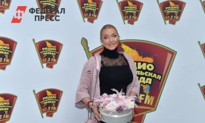 «Я живу красивой жизнью»: Волочкова разругалась с фанатами