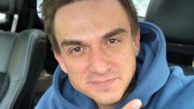 Влад Топалов показал фанатам фото на больничной койке вслед за Тодоренко