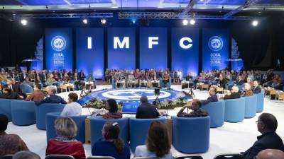В мае Верховная Рада примет законы для продолжения сотрудничества с МВФ – Арахамия