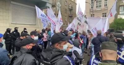 Встреча Зеленского и Блинкена: украинцы протестуют под ОП и просят помощи у США (видео)