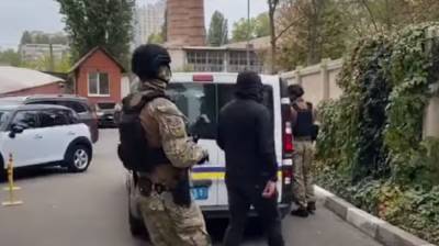 "Схватил нож и ударил": конфликт в Киеве закончился плачевно, съехалась полиция и скорая